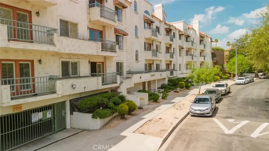 13220 Valleyheart Drive #202, Studio City, CA 91604 - #3
