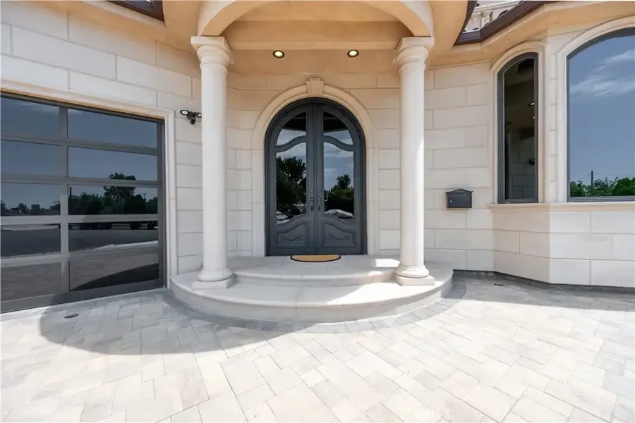 6554 Ethel Avenue, Valley Glen, CA 91606 - #2