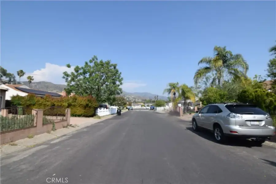 9930 Saticoy Street, Burbank, CA 91504 - #3
