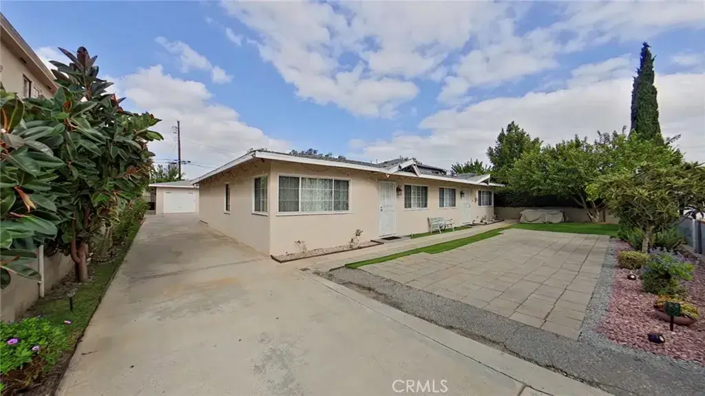 5633 Denny, North Hollywood, CA 91601 - #1