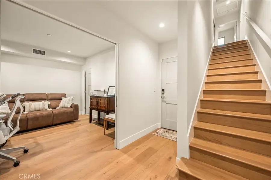 10612 Bloomfield Street, Toluca Lake, CA 91602 - #3