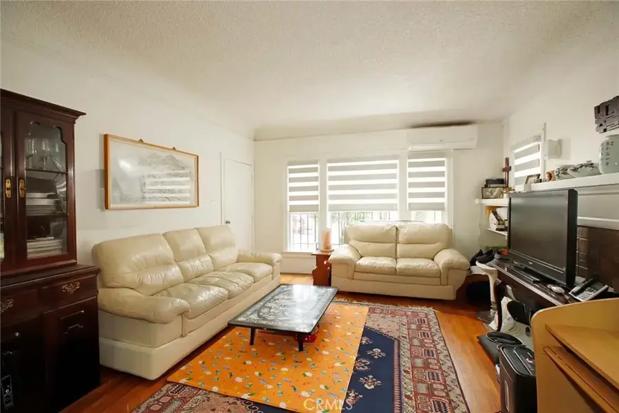 1547 S Wilton, Los Angeles, CA 90019 - #3