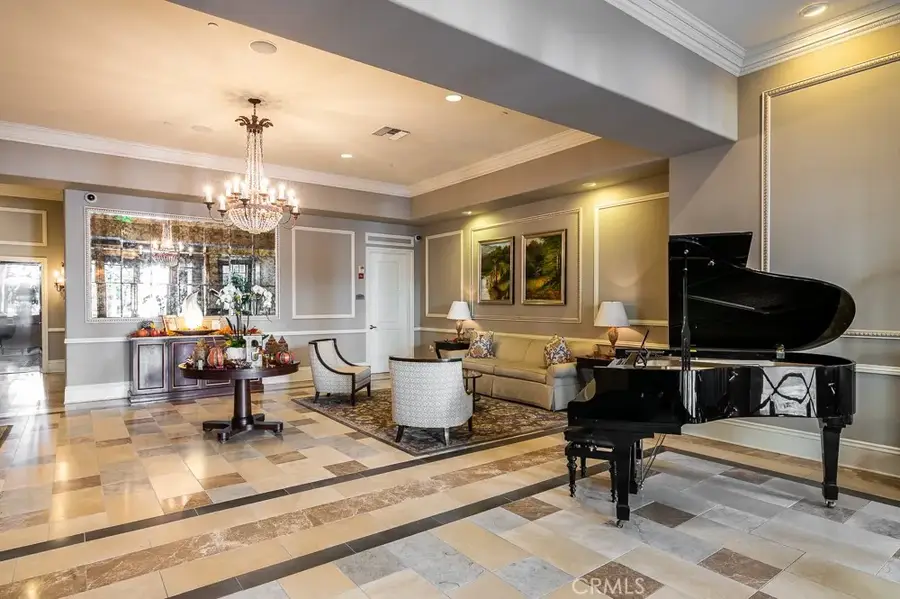 607 Caruso Avenue, Glendale, CA 91210 - #3