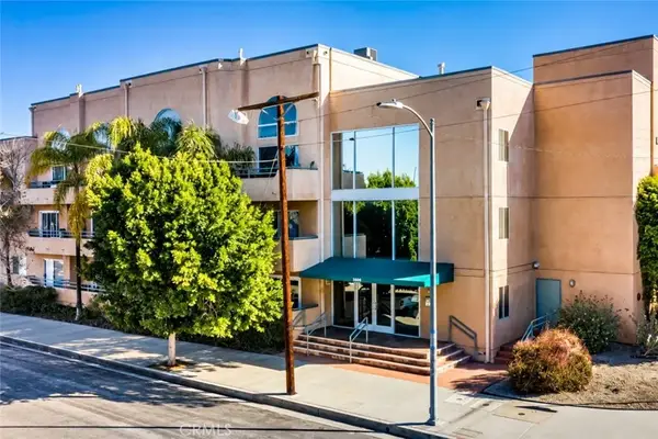 5604 Rhodes #303, Valley Village, CA 91607