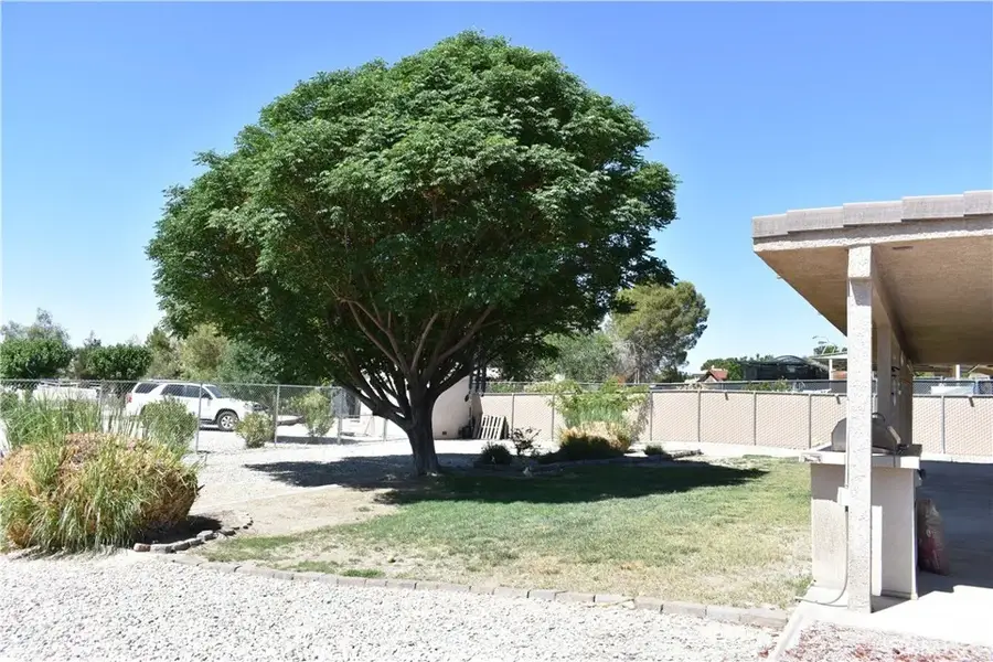 26709 Lakeview Drive, Helendale, CA 92342 - Image #2