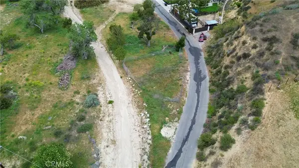 1 Lincoln Ave, Val Verde, CA 91384