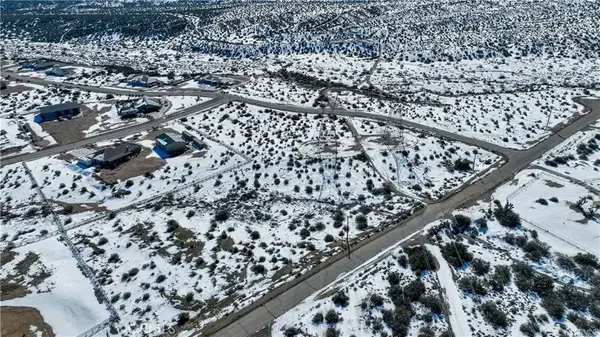 7877 Capelin, Phelan, CA 92371