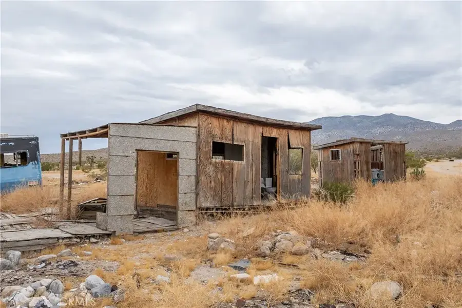 37050 Cheshire, Lucerne Valley, CA 92356 - Image #2