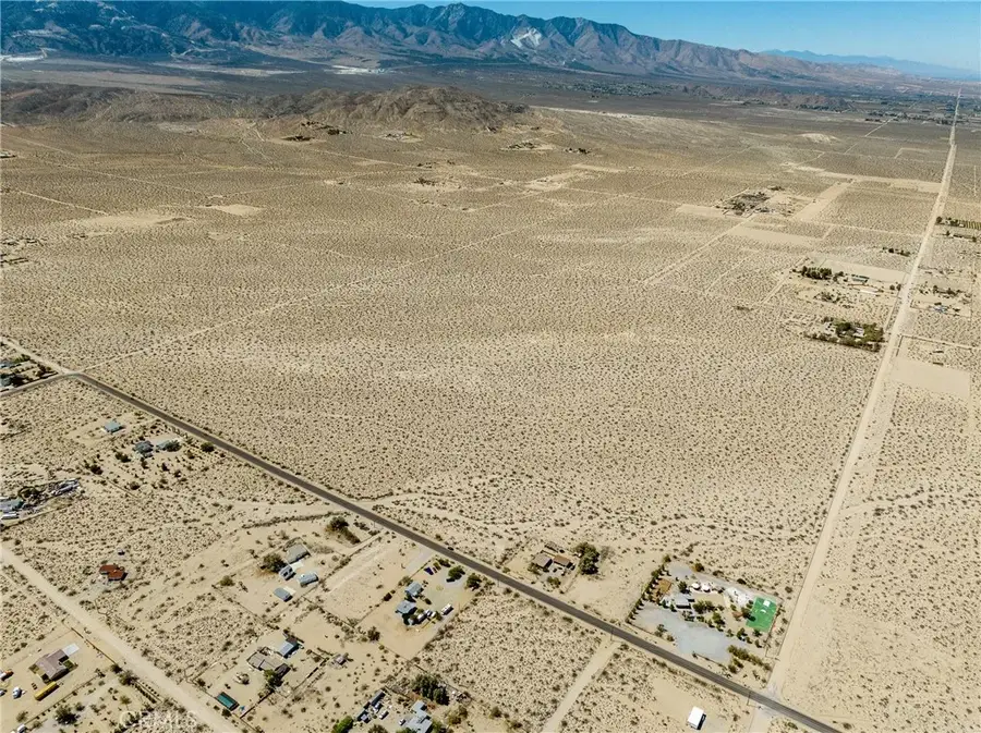 768 Visalia, Lucerne Valley, CA 92356 - Image #2