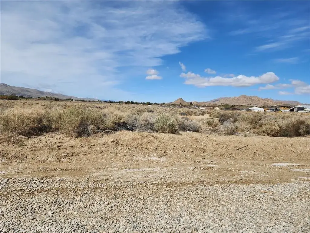 401 Ox Bow, Lucerne Valley, CA 92356 - Image #1
