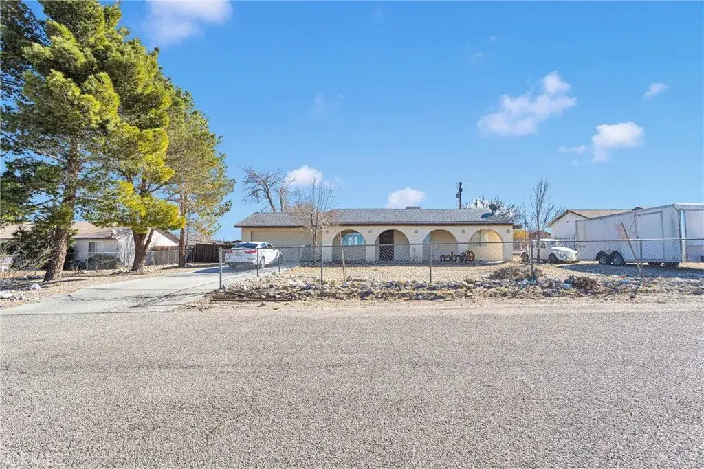 9983 Ladera Avenue, Lucerne Valley, CA 92356 - Image #1