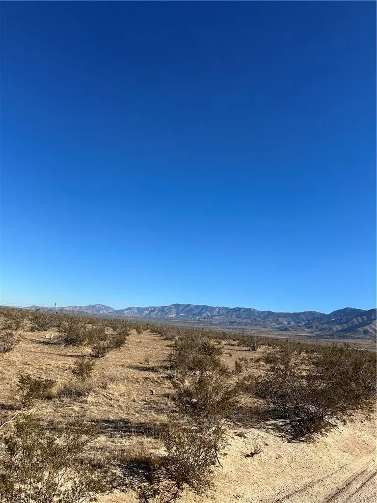 11 Canyon View, Apple Valley, CA 92308 - #2