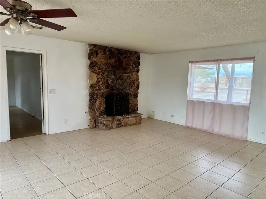 11509 3rd Avenue, Hesperia, CA 92345 - #3