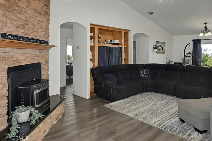 30788 Buenos Aires, Lucerne Valley, CA 92356 - Image #2