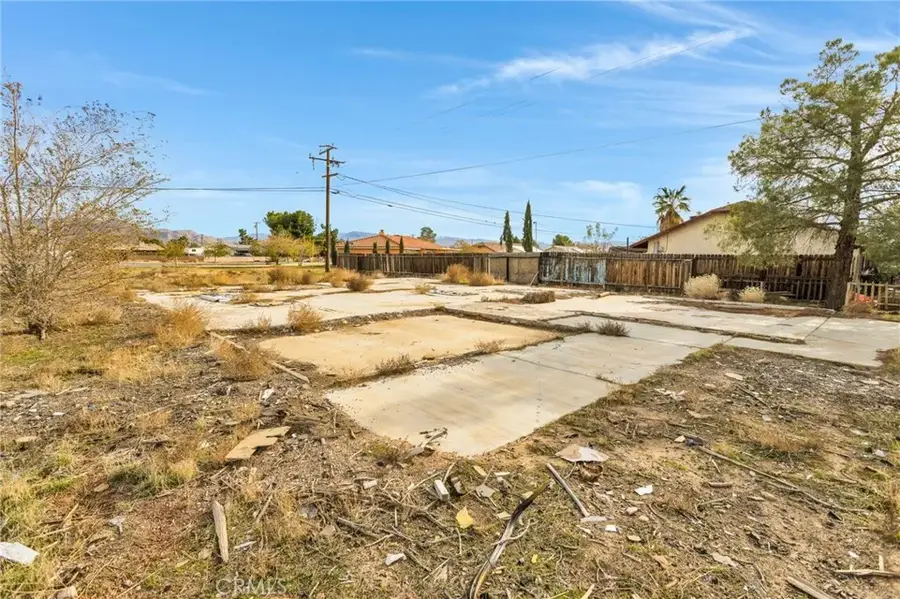 16693 Navajo, Apple Valley, CA 92307 - #3