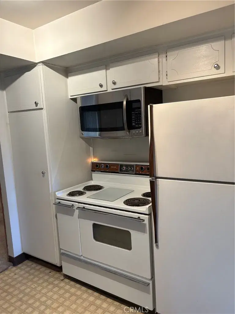 17843 Linden, Hesperia, CA 92345 - Image #3