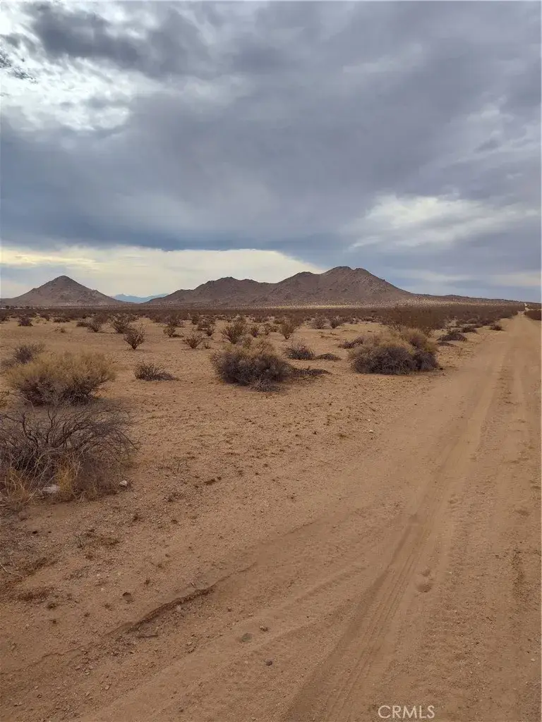 0 Falcion, Apple Valley, CA 92307 - #2