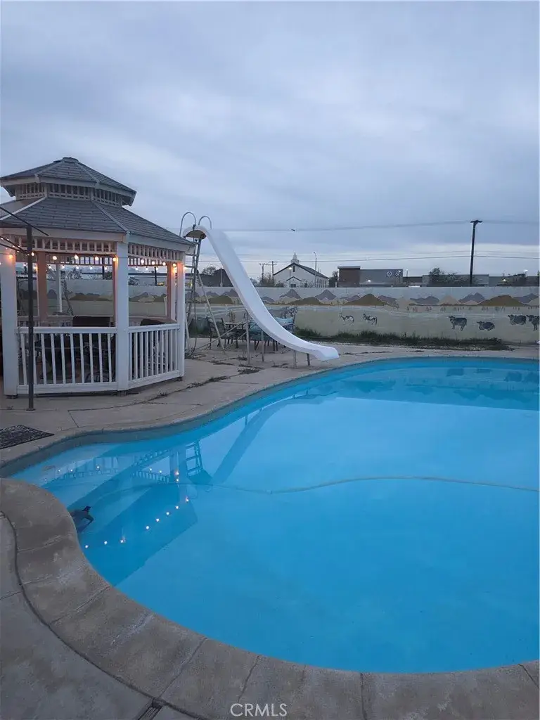 17598 Linden, Hesperia, CA 92345 - Image #2