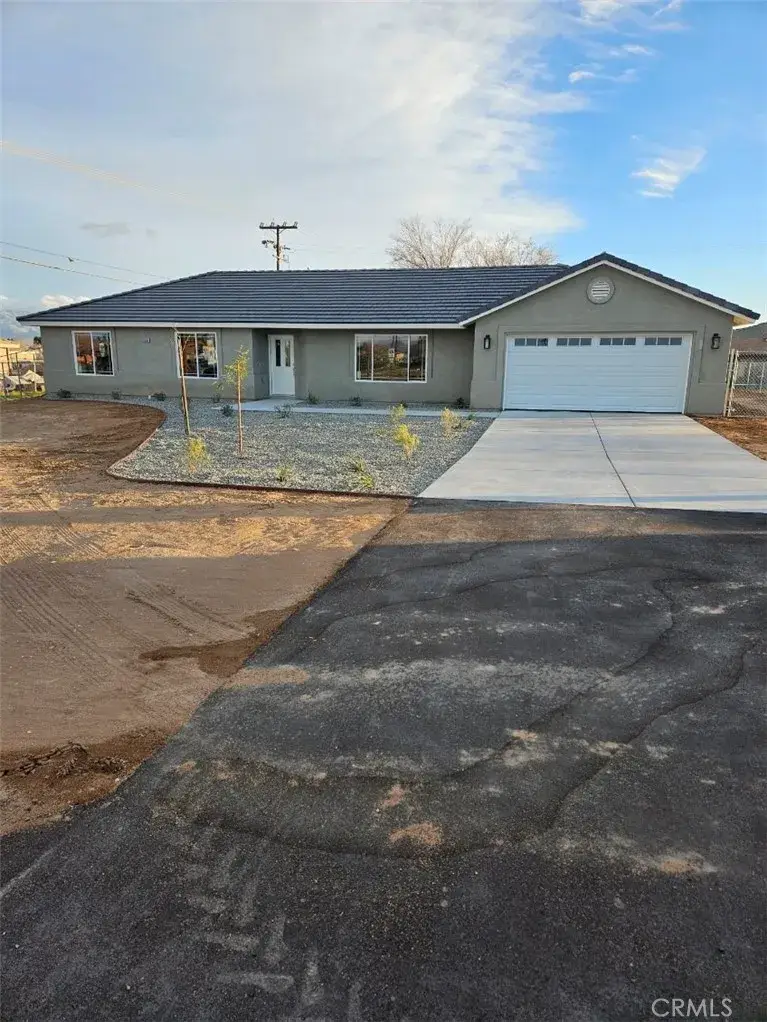 20495 Zuni Road, Apple Valley, CA 92307 - #1