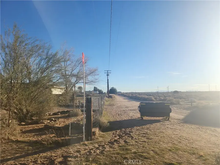 10 Edie, Hinkley, CA 92347 - #2