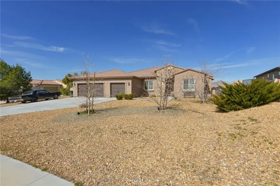 19520 Arcata Road, Apple Valley, CA 92307 - #3