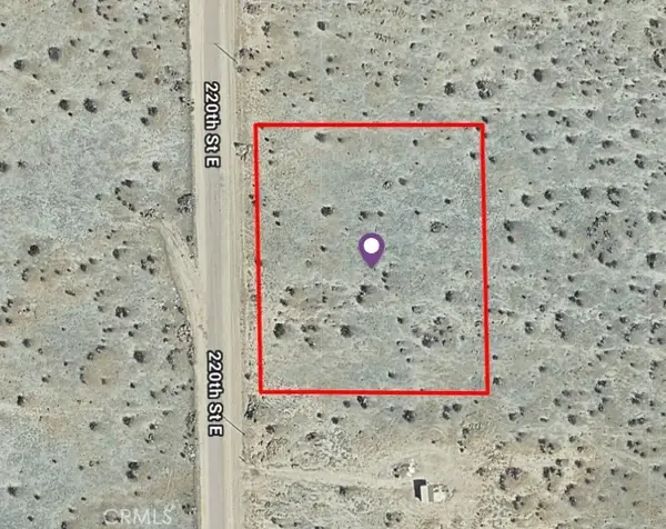 4 220th St E, Palmdale, CA 93591