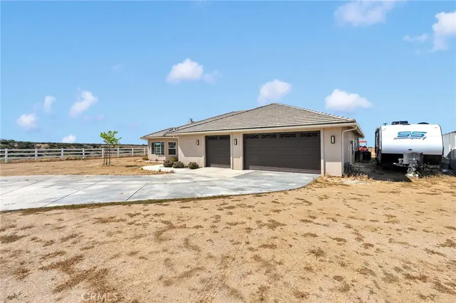 9926 Fir St, Oak Hills, CA 92344 - #2