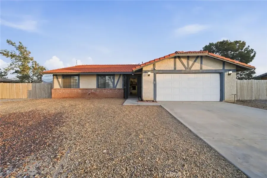 21185 Wren Street, Apple Valley, CA 92308 - #2
