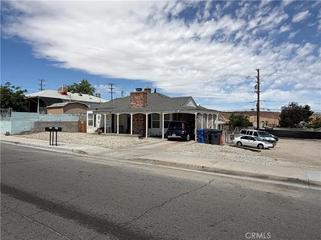 137 W Fredricks, Barstow, CA 92311 - #1
