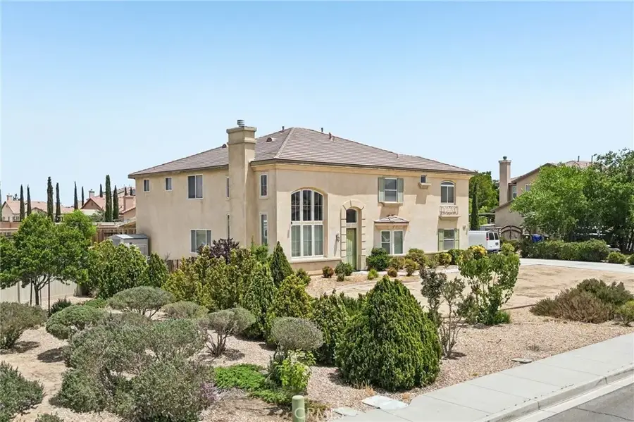 19216 Saguaro Way, Apple Valley, CA 92308 - #2