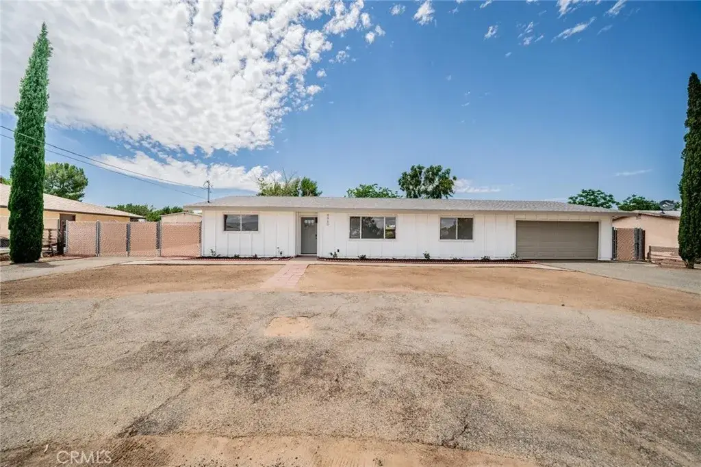 9960 Cottonwood Avenue, Hesperia, CA 92345 - #1