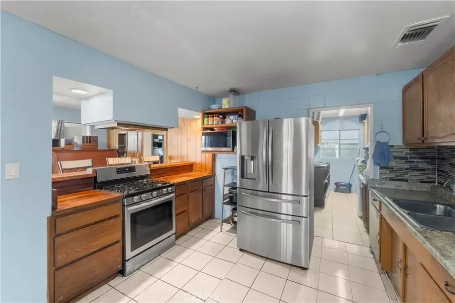 36769 Richards Lane, Barstow, CA 92311 - #2