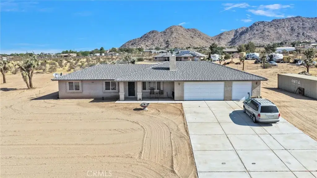 23520 Pala, Apple Valley, CA 92307 - #1