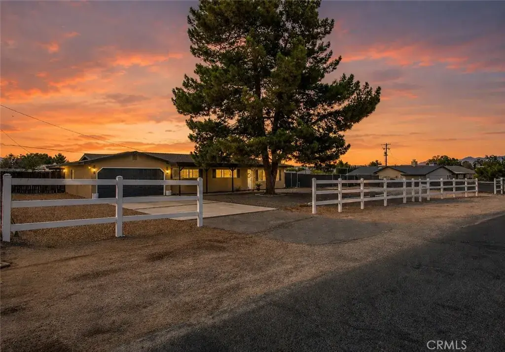 19185 Shoshonee, Apple Valley, CA 92307 - #1