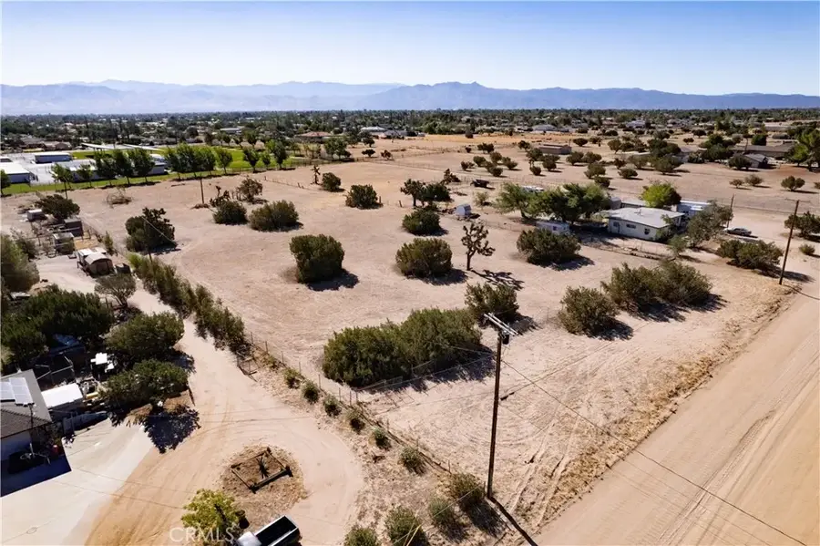 8821 Oakwood, Hesperia, CA 92345 - #3
