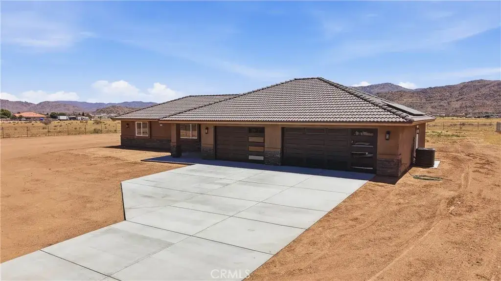 17430 Century Plant Rd, Apple Valley, CA 92307 - #1