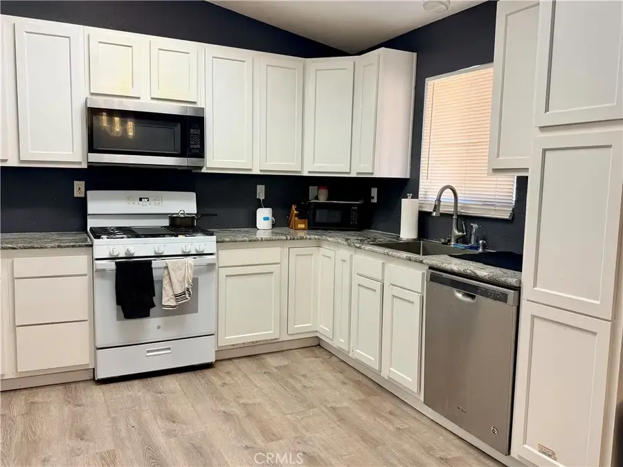 12839 Running Deer Road, Apple Valley, CA 92308 - #2
