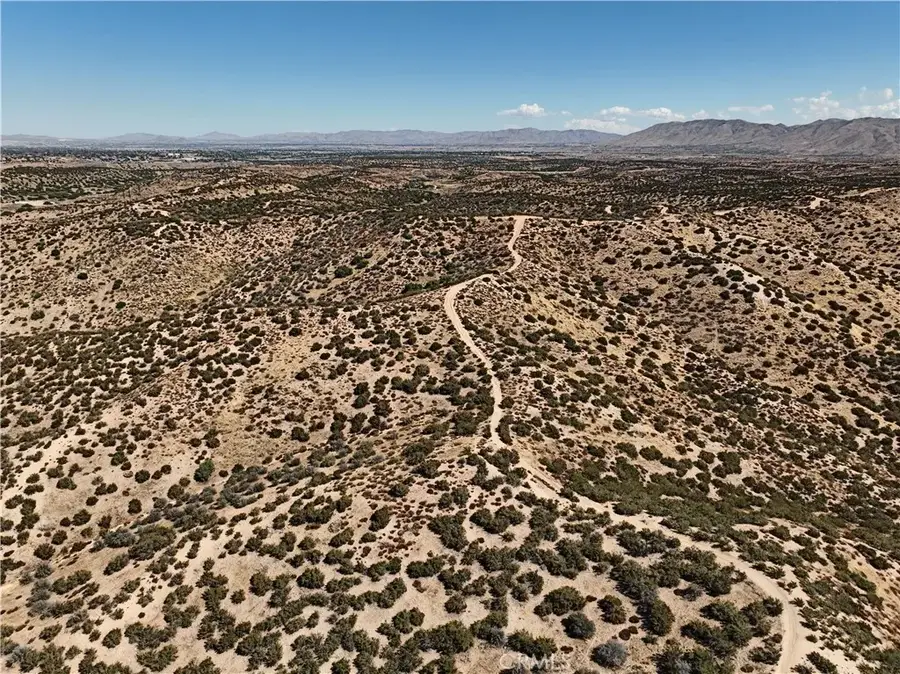 757 Summit Valley (near), Hesperia, CA 92345 - #3