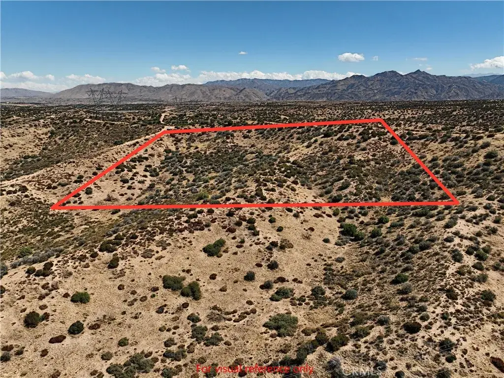 740 Summit Valley (near), Hesperia, CA 92345 - #1