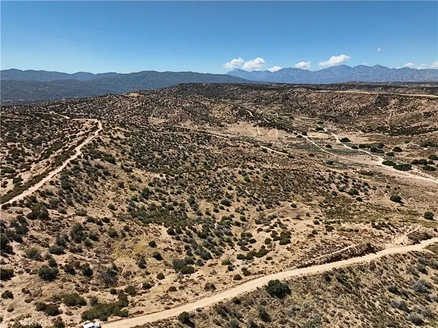 740 Summit Valley (near), Hesperia, CA 92345 - #2