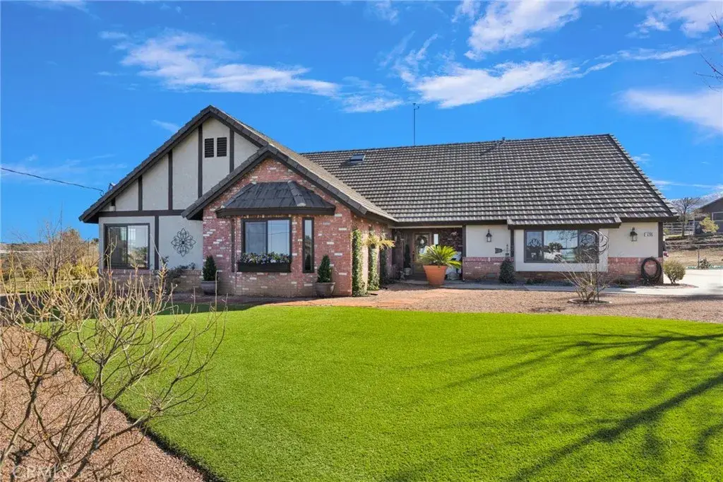 5205 Snow Line, Phelan, CA 92371 - #1