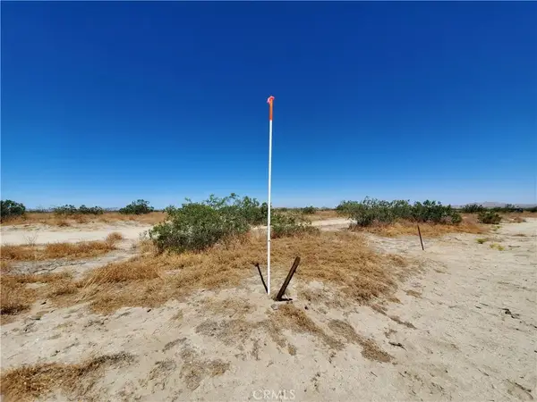 4 200th East, Llano, CA 93544