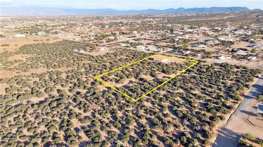 9352 Cedar Street, Phelan, CA 92371 - #3