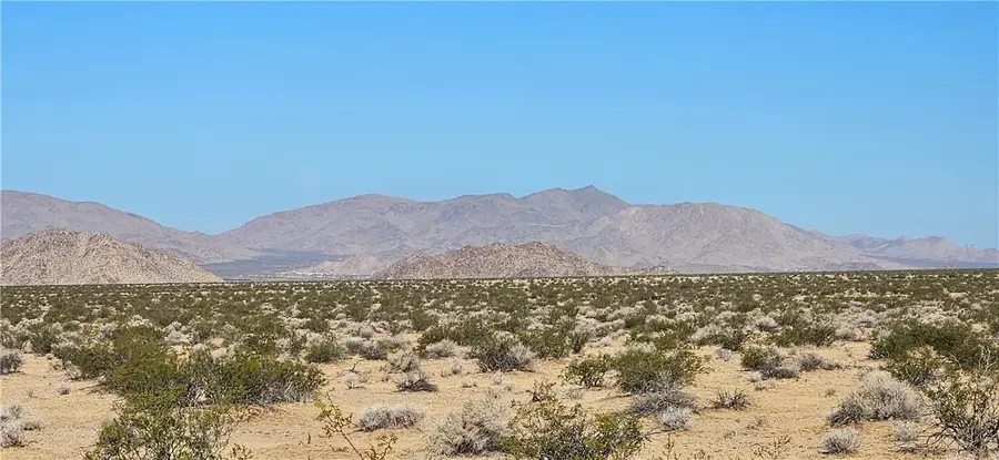 800 Powerline Rd. Near, Lucerne Valley, CA 92356 - #2