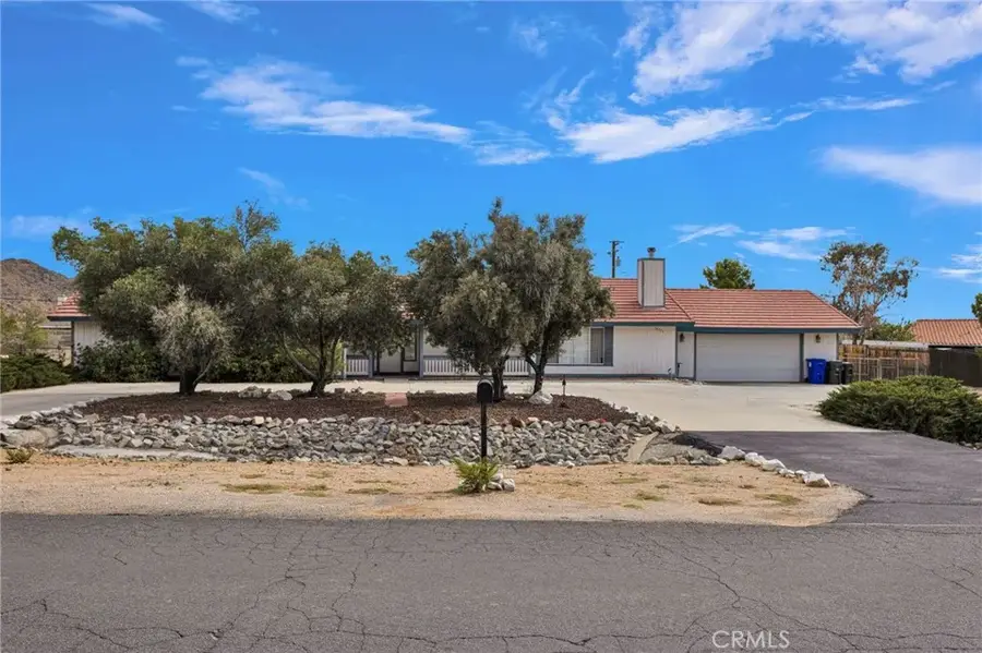 16255 Wintun Road, Apple Valley, CA 92307 - #2