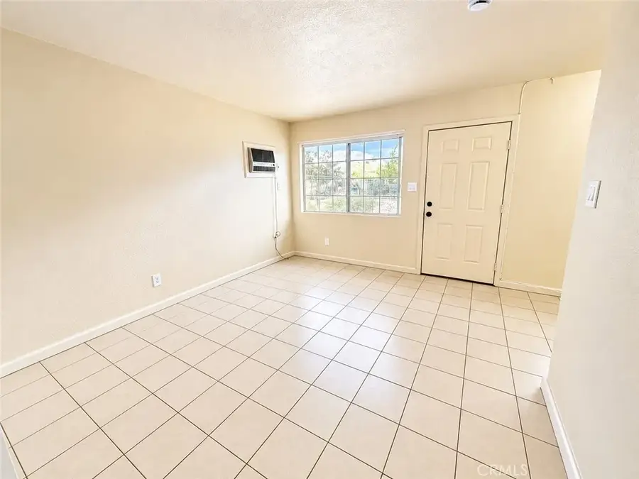 15466 3rd, Victorville, CA 92395 - #3