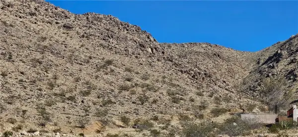 800 Old Mine Rd. (near), Apple Valley, CA 92307