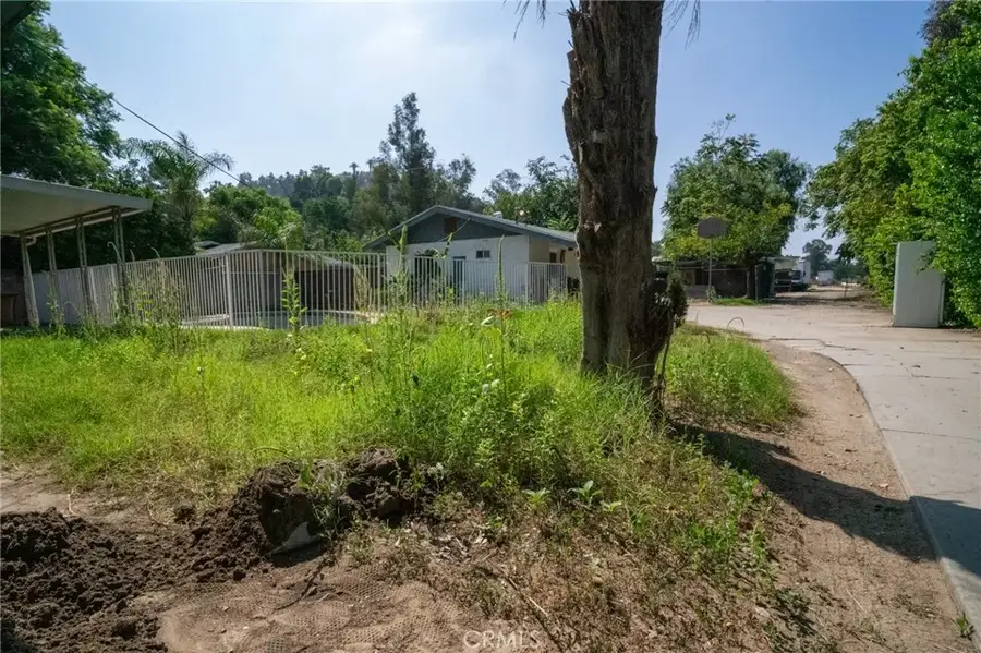 11142 Locust Avenue, Bloomington, CA 92316 - Image #3