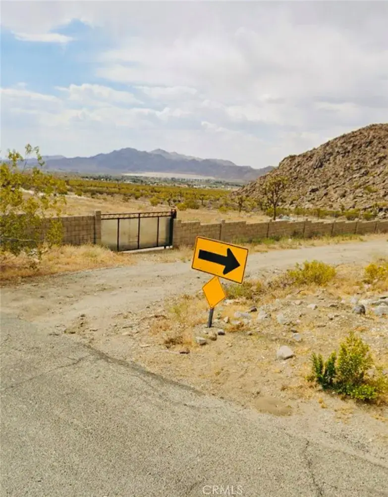 32042 Zircon, Lucerne Valley, CA 92356 - Image #1