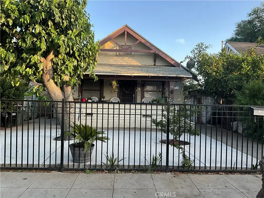 586 W Center Street, Pomona, CA 91768 - #1